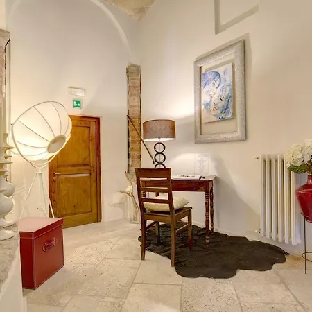 Torre Dei Serviti * סיינה